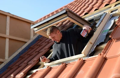 Pose de fenêtres de toit Velux à Puyoô